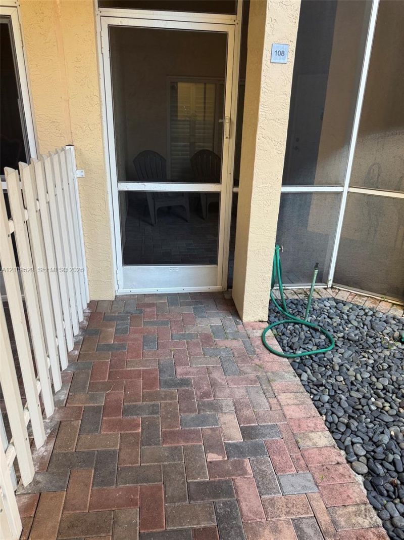 7775 Yardley Dr , Unit 108, Tamarac, FL 33321 Photo