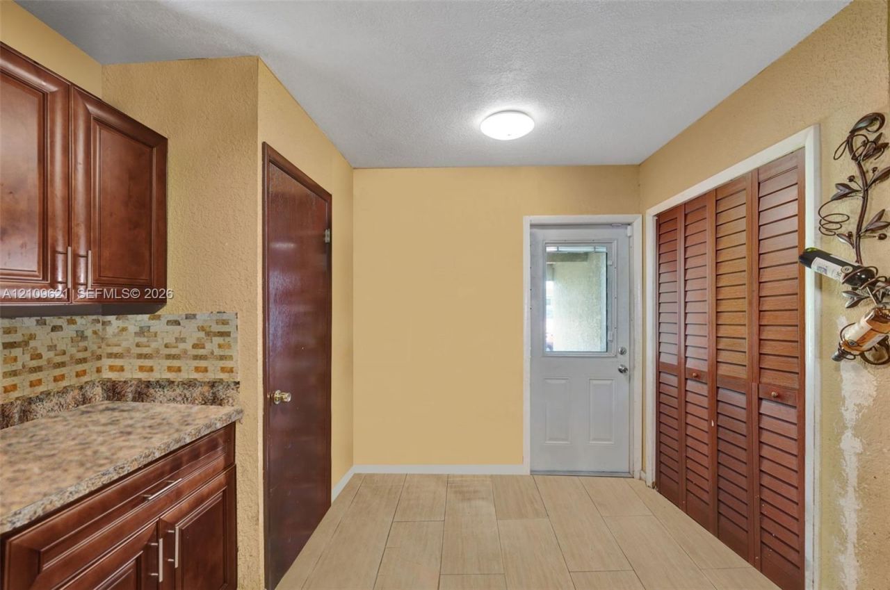 231 SW 64th Way , Pembroke Pines, FL 33023 Photo