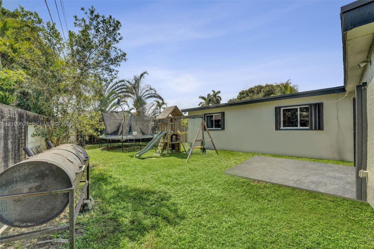 231 SW 64th Way , Pembroke Pines, FL 33023 Photo