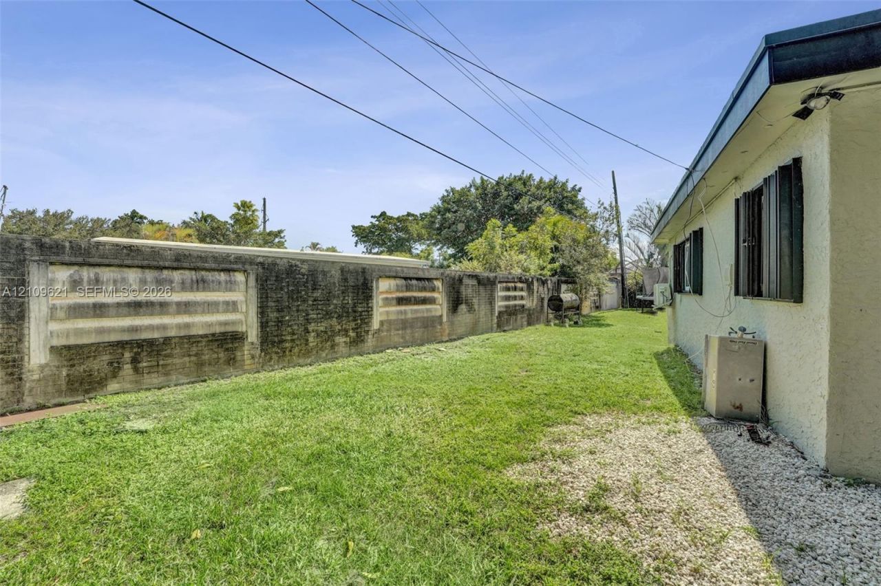 231 SW 64th Way , Pembroke Pines, FL 33023 Photo