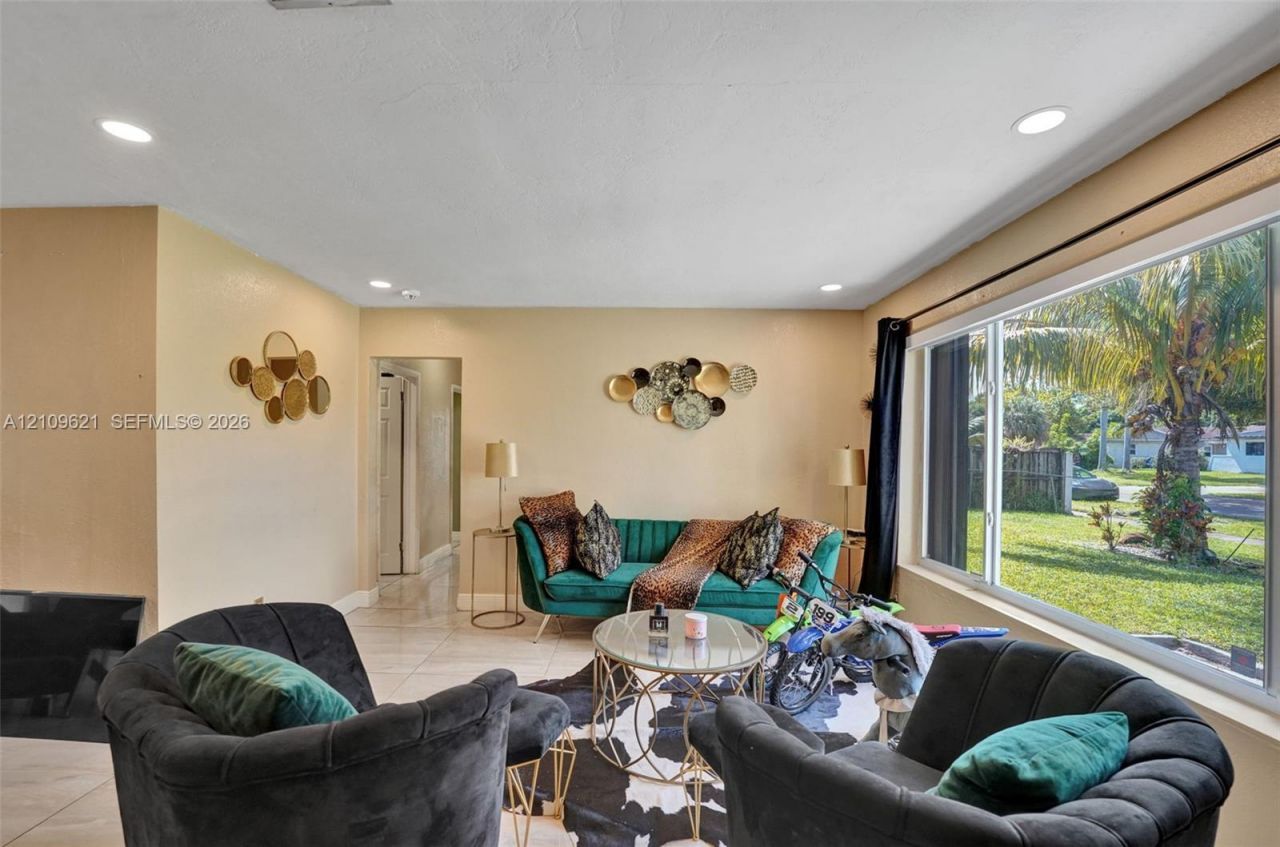 231 SW 64th Way , Pembroke Pines, FL 33023 Photo