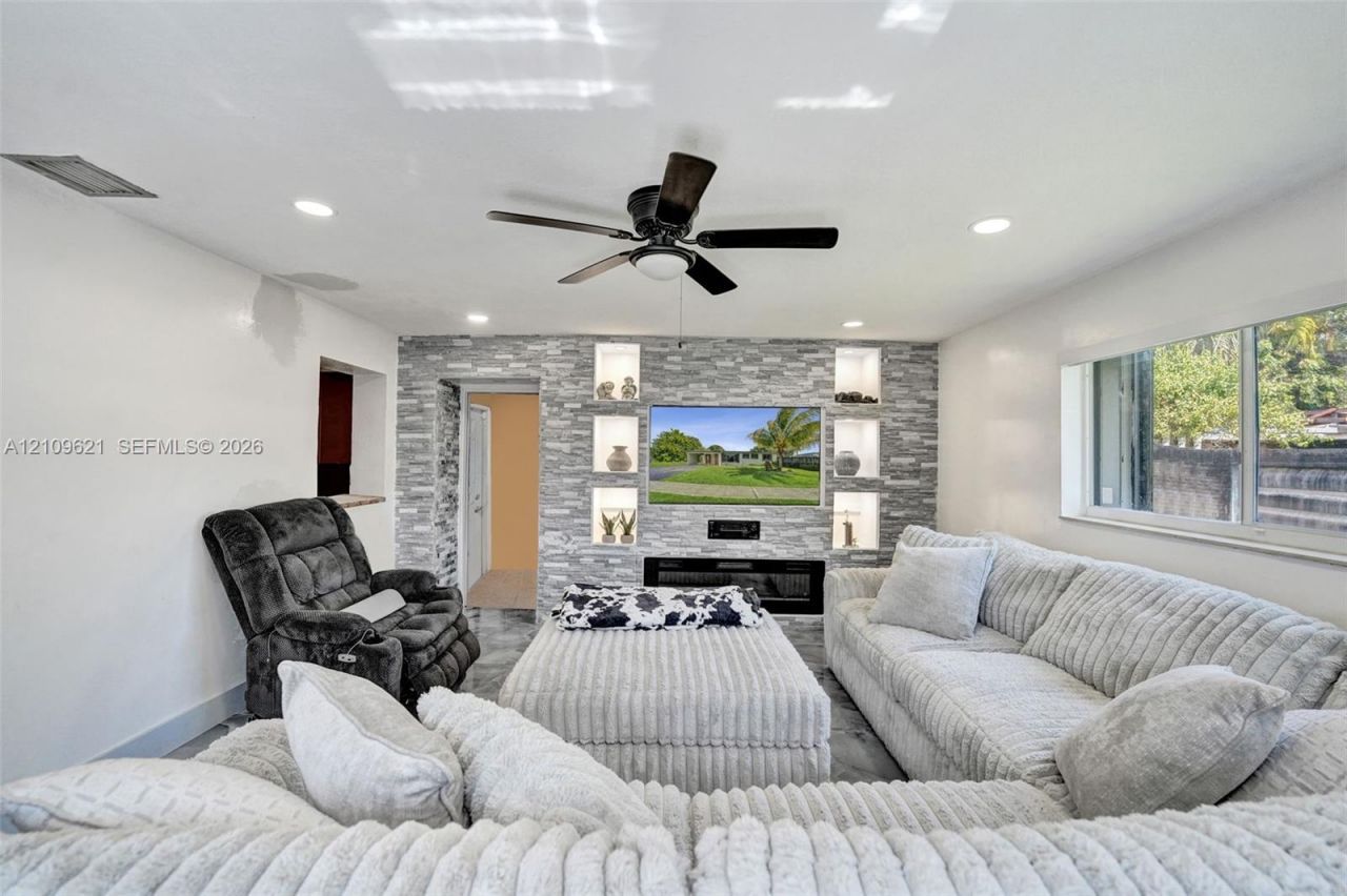 231 SW 64th Way , Pembroke Pines, FL 33023 Photo