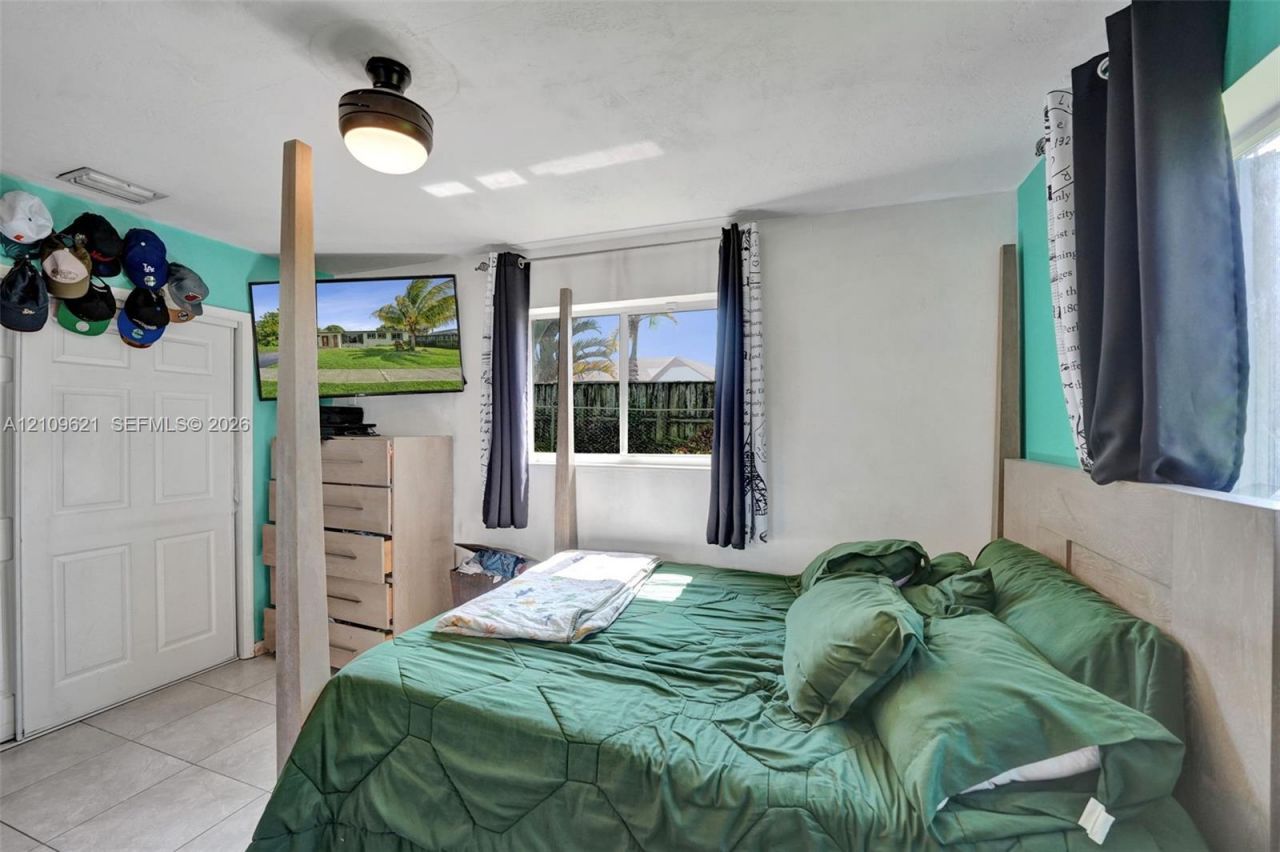 231 SW 64th Way , Pembroke Pines, FL 33023 Photo