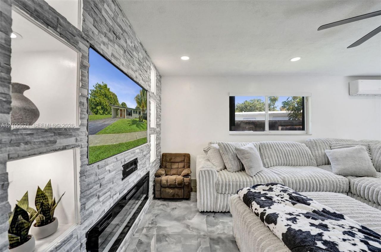 231 SW 64th Way , Pembroke Pines, FL 33023 Photo