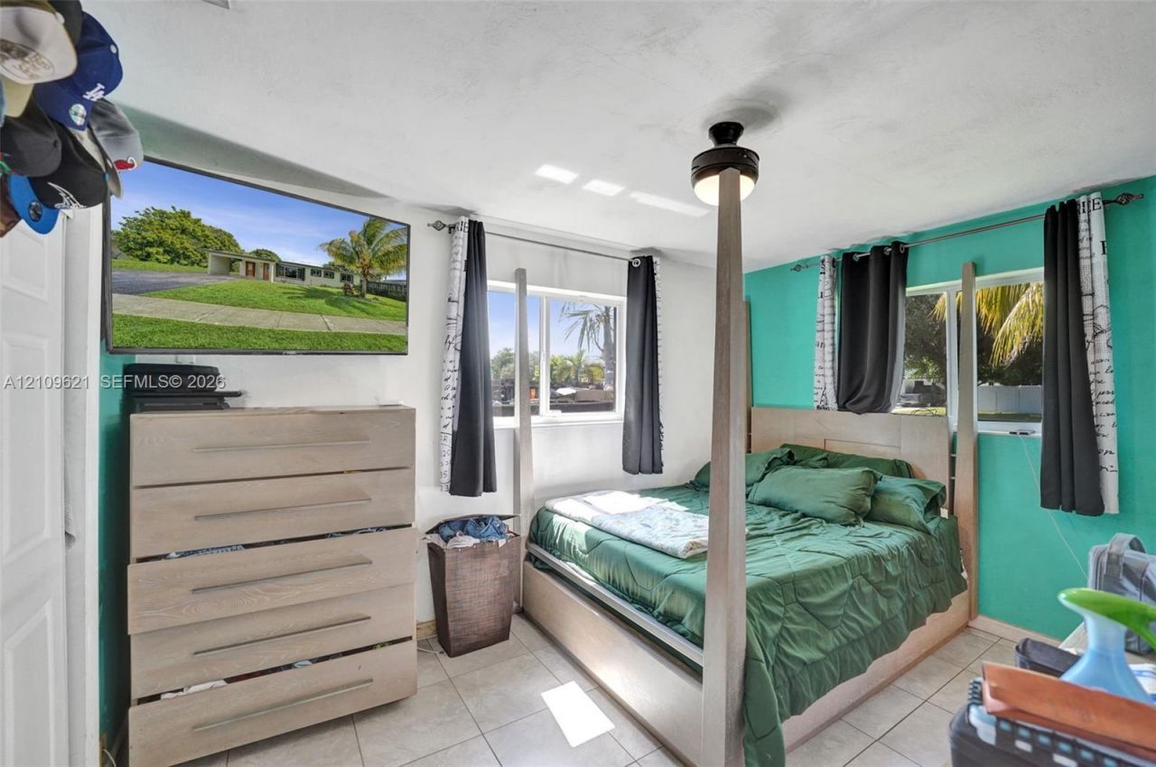 231 SW 64th Way , Pembroke Pines, FL 33023 Photo