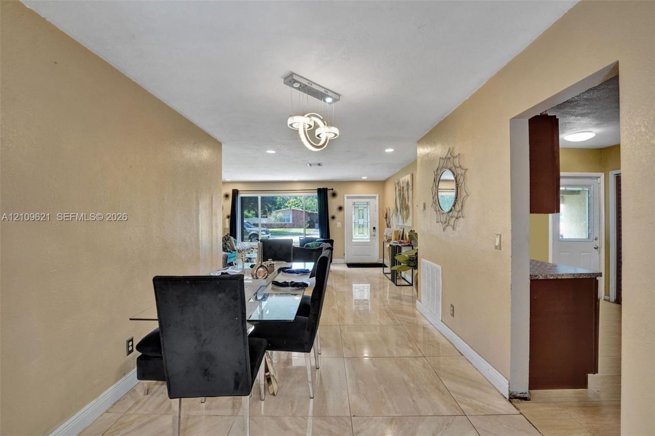 231 SW 64th Way , Pembroke Pines, FL 33023 Photo