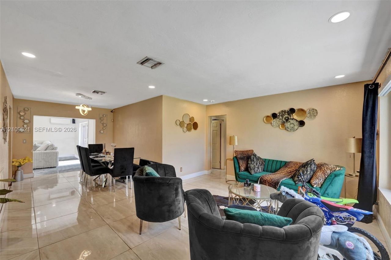 231 SW 64th Way , Pembroke Pines, FL 33023 Photo