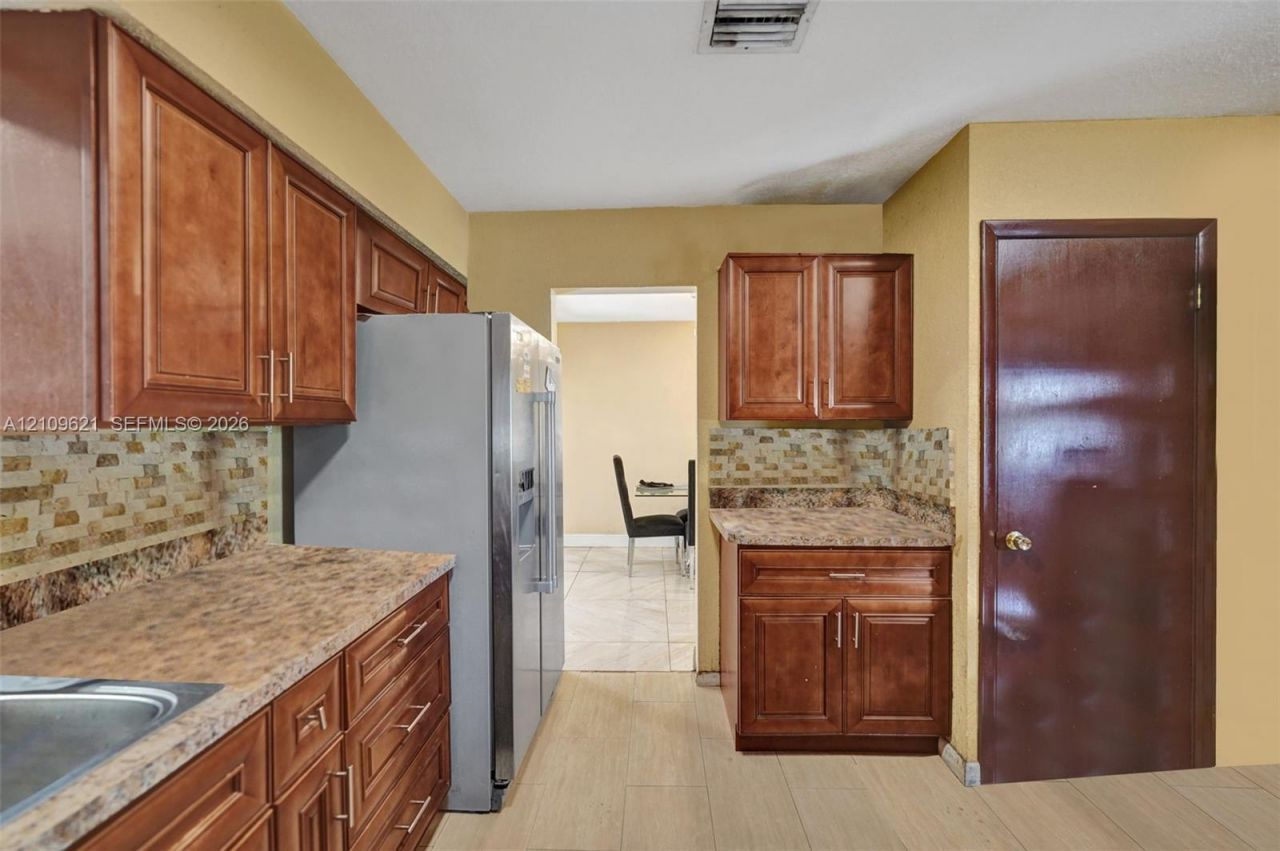 231 SW 64th Way , Pembroke Pines, FL 33023 Photo