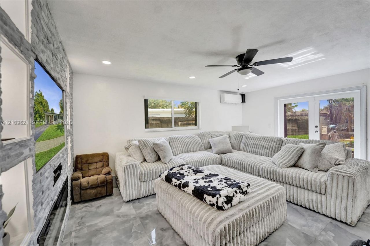 231 SW 64th Way , Pembroke Pines, FL 33023 Photo