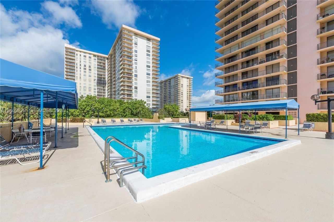 210 174th St, Unit 918, Sunny Isles Beach, FL 33160 Photo