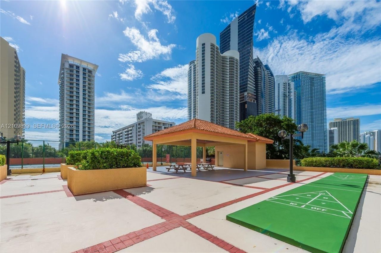210 174th St, Unit 918, Sunny Isles Beach, FL 33160 Photo
