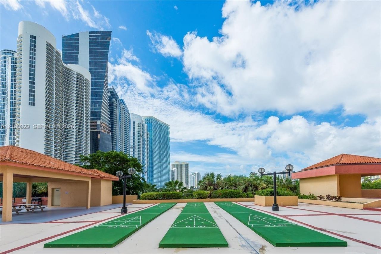 210 174th St, Unit 918, Sunny Isles Beach, FL 33160 Photo