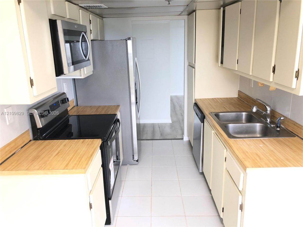 210 174th St, Unit 918, Sunny Isles Beach, FL 33160 Photo