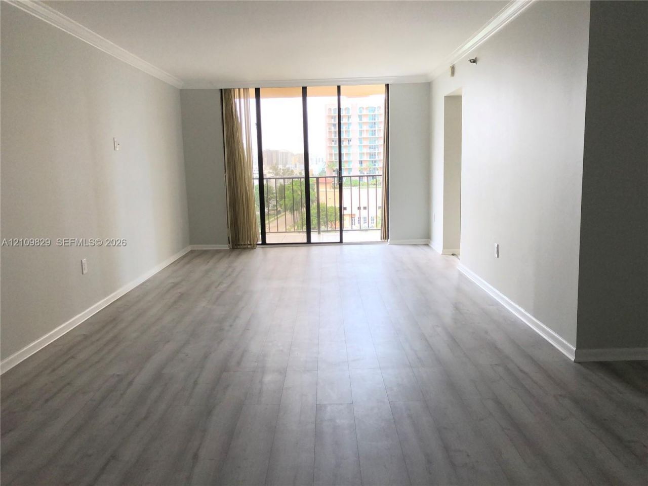 210 174th St, Unit 918, Sunny Isles Beach, FL 33160 Photo