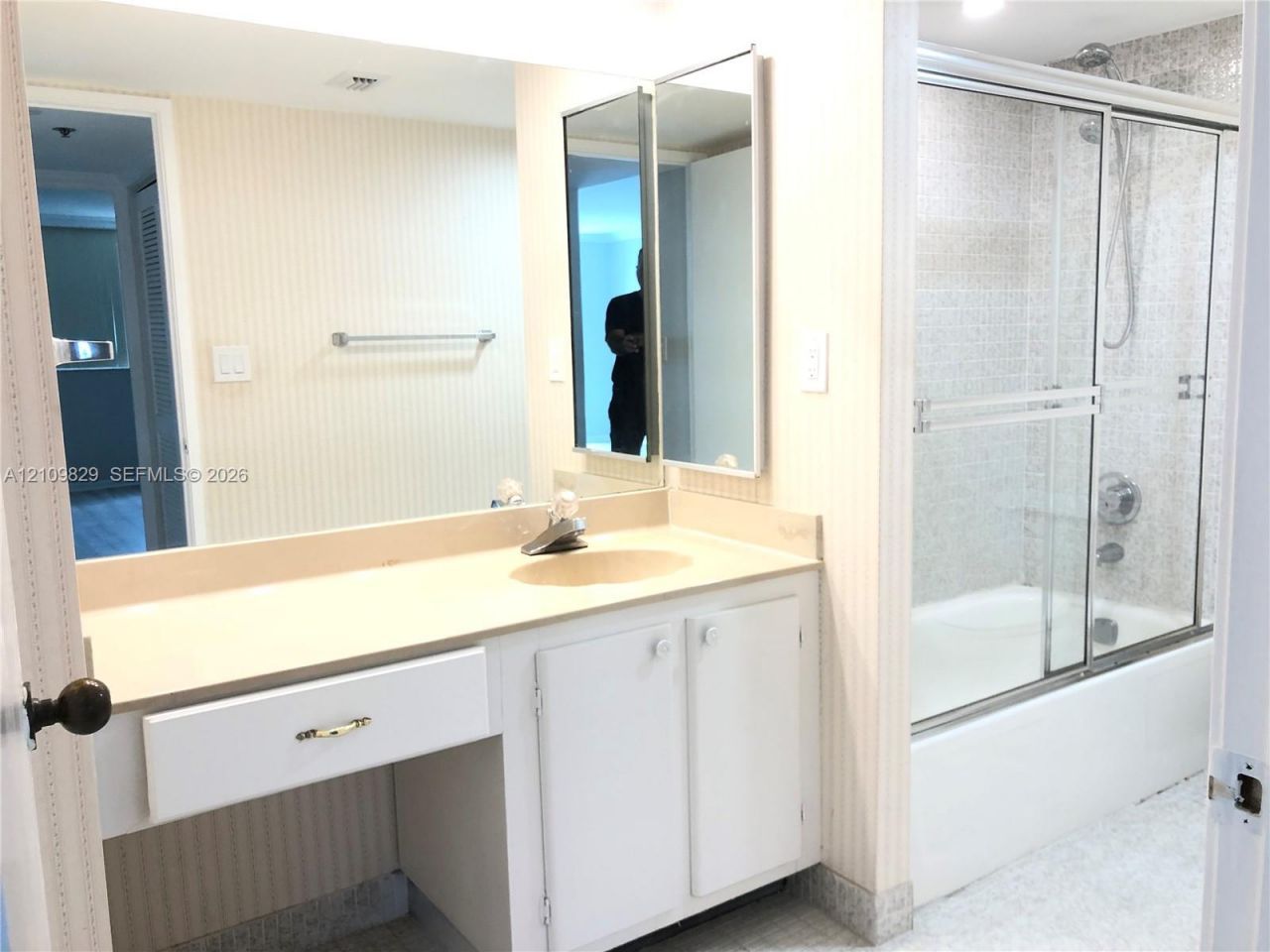 210 174th St, Unit 918, Sunny Isles Beach, FL 33160 Photo