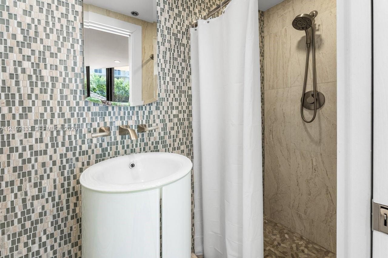 530 Ocean Dr , Unit 405, Juno Beach, FL 33408 Photo