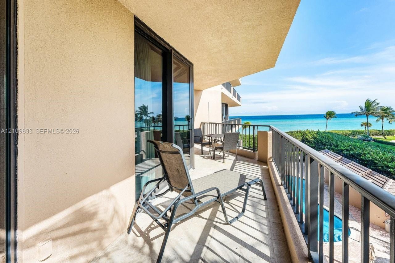 530 Ocean Dr , Unit 405, Juno Beach, FL 33408 Photo