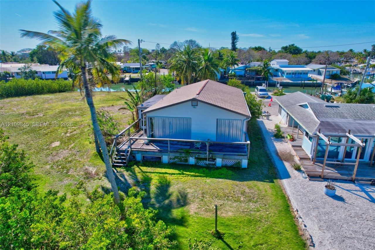 105 Bayshore Way , Goodland, FL 34140 Photo