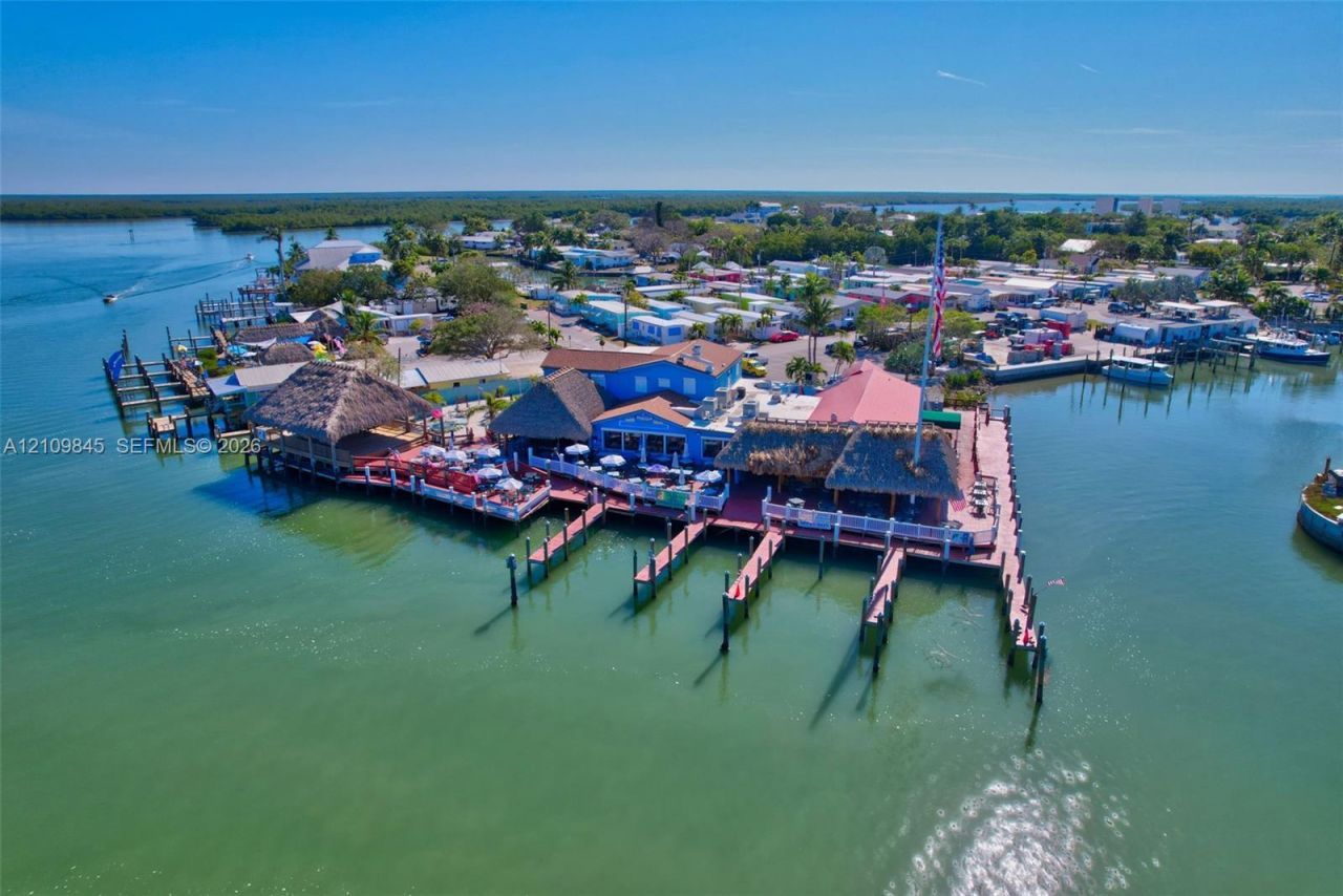 105 Bayshore Way , Goodland, FL 34140 Photo