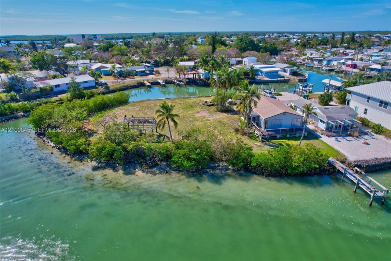 105 Bayshore Way , Goodland, FL 34140 Photo