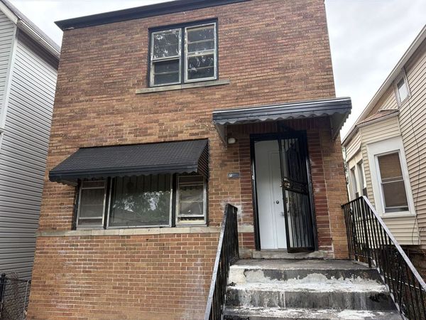 9438 S Champlain Avenue , Chicago, IL 60619