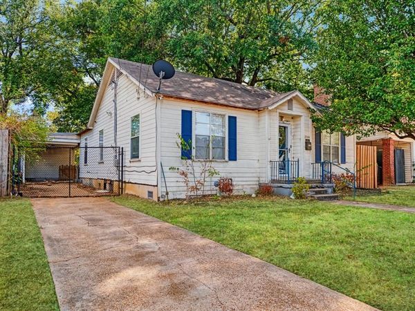 2044 Cleveland Street, Paris, TX 75460
