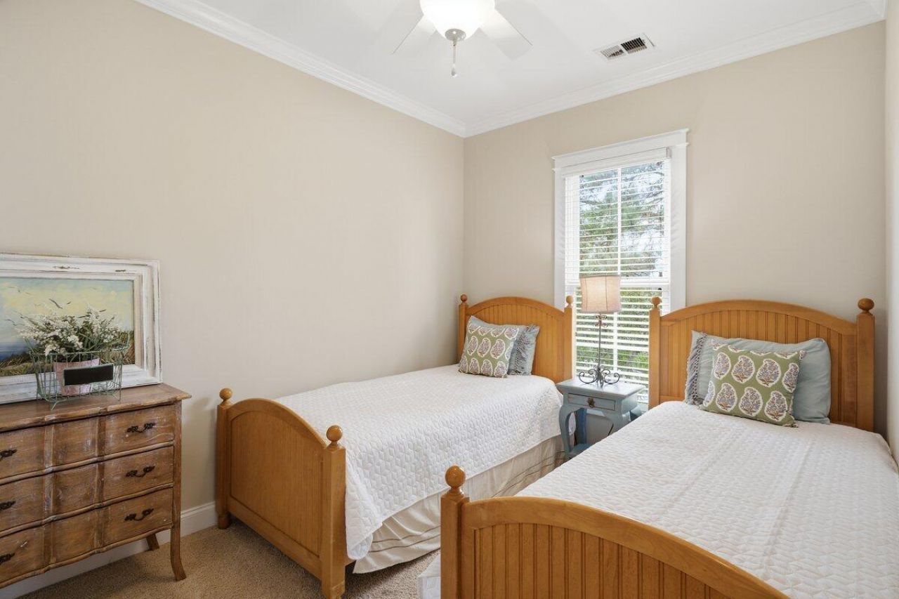 1906 N Creek Drive Photo 50