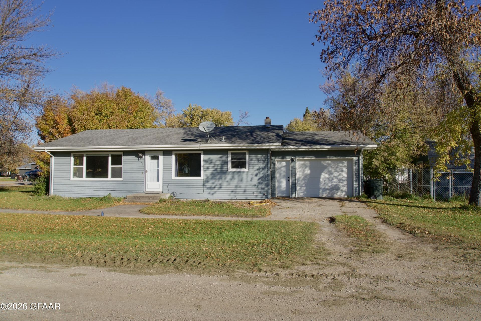 203 3RD Street  primary photo