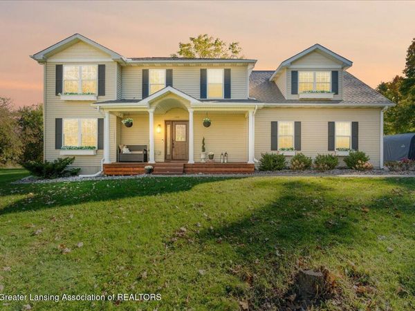 5481 Oak Hills Drive, Eaton Rapids, MI 48827