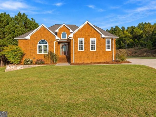 19 Dove Court SE, Lindale, GA 30147