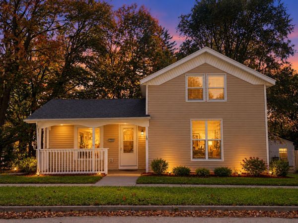 38 Mead Street, Hillsdale, MI 49242