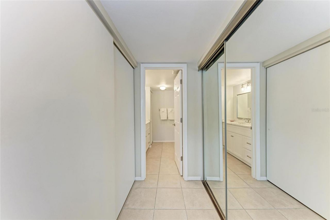 9226 Midnight Pass Road, Unit 1A, Sarasota, FL 34242 Photo