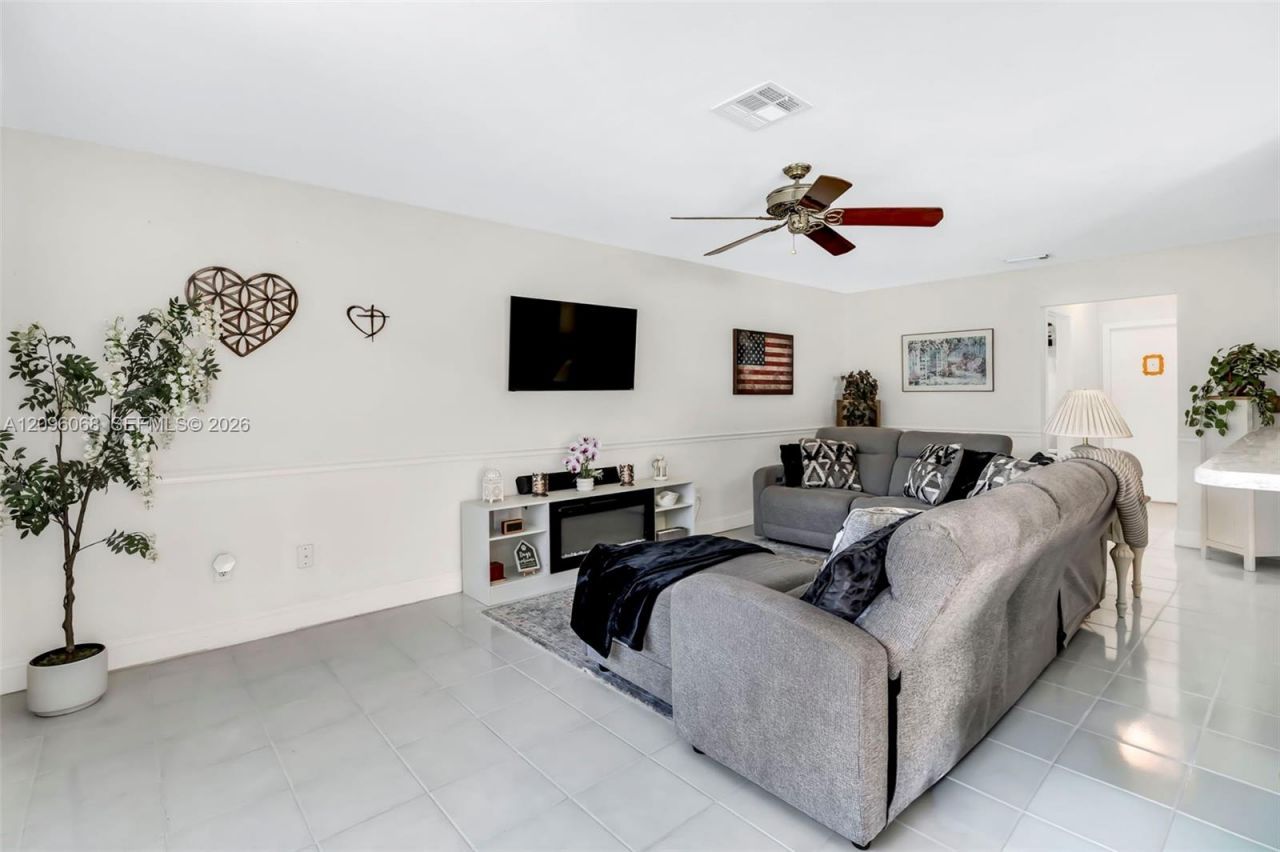 1993 NW 178th Way , Pembroke Pines, FL 33029 Photo