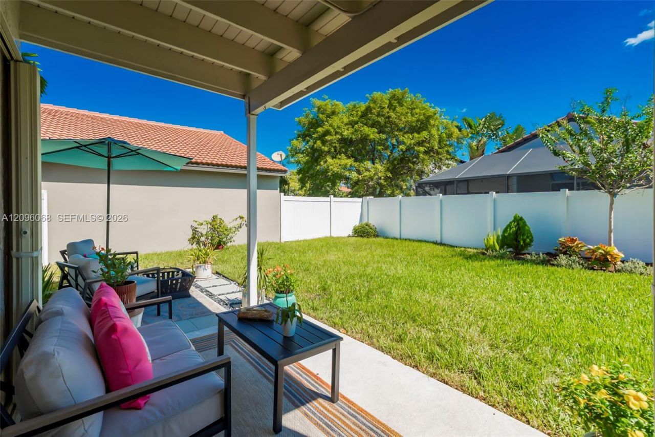 1993 NW 178th Way , Pembroke Pines, FL 33029 Photo