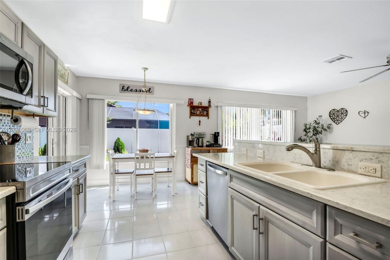 1993 NW 178th Way , Pembroke Pines, FL 33029 Photo