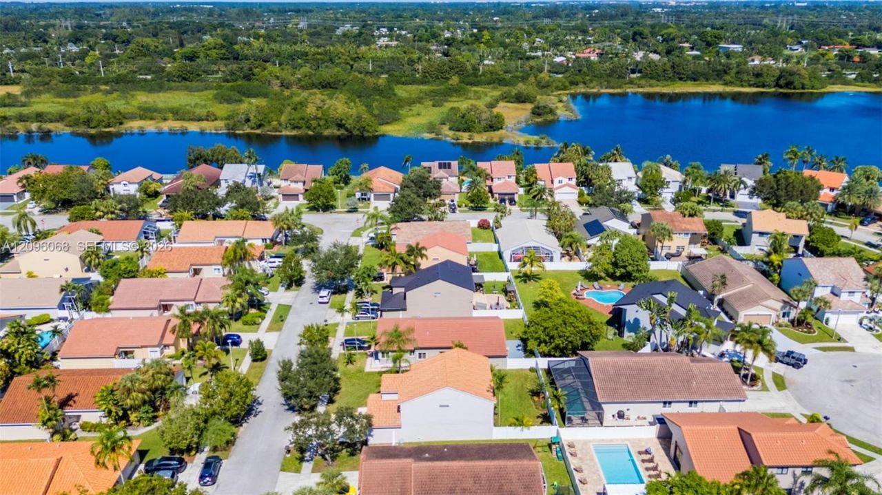 1993 NW 178th Way , Pembroke Pines, FL 33029 Photo