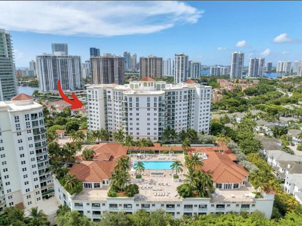 19900 E COUNTRY CLUB Drive, Unit 1020 ST, Aventura, FL 33180