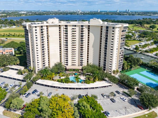 2480 Presidential Way, Unit 1804, West Palm Beach, FL 33401