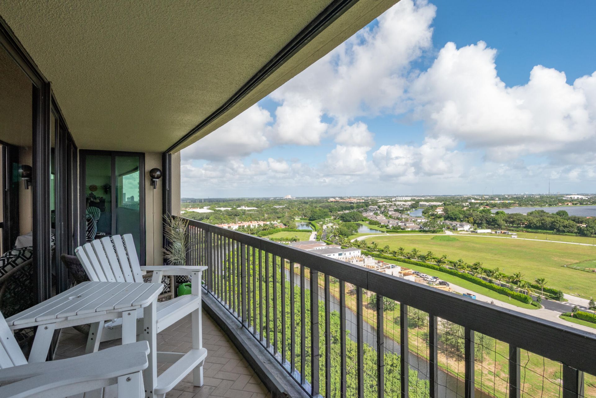 2480 Presidential Way, Unit 1804, West Palm Beach, FL 33401 Photo
