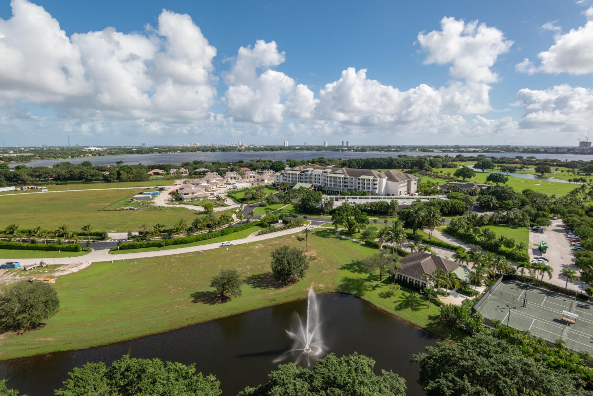 2480 Presidential Way, Unit 1804, West Palm Beach, FL 33401 Photo