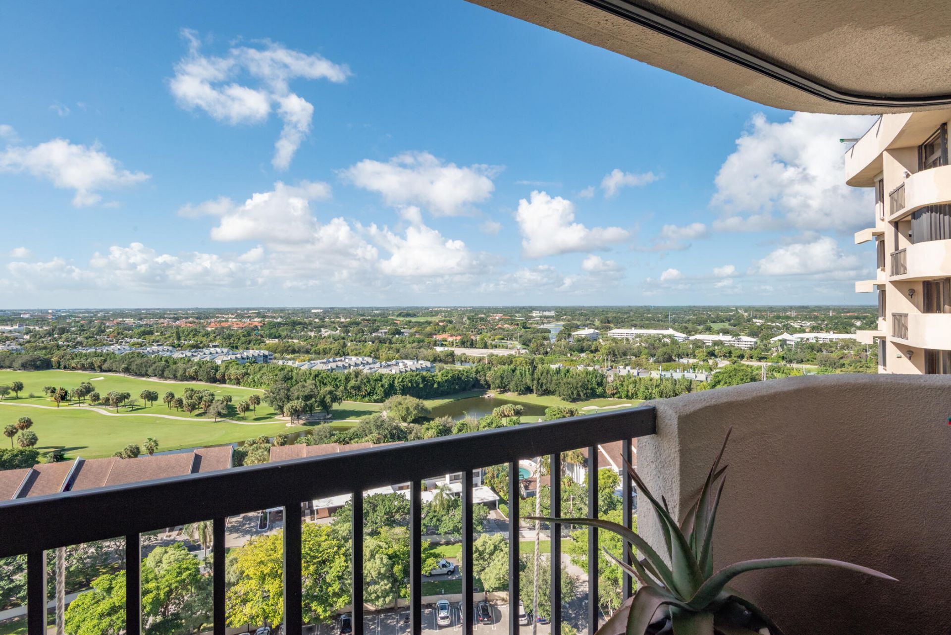 2480 Presidential Way, Unit 1804, West Palm Beach, FL 33401 Photo