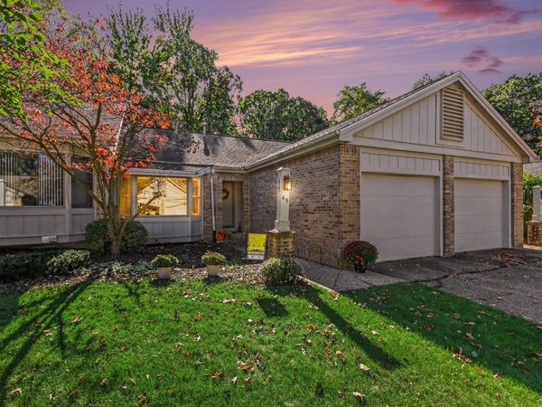 49 Skyline Circle NW, Grand Rapids, MI 49504