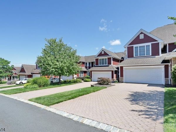 28 Turnberry Ln, Hardyston, NJ 07419