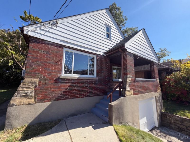 966 Oakland Avenue, Cincinnati, OH 45205 Photo 1