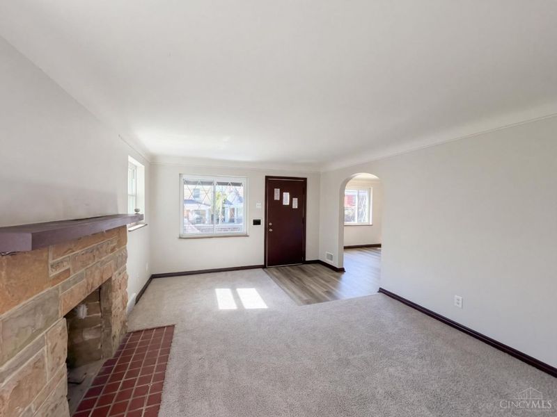966 Oakland Avenue, Cincinnati, OH 45205 Photo 3