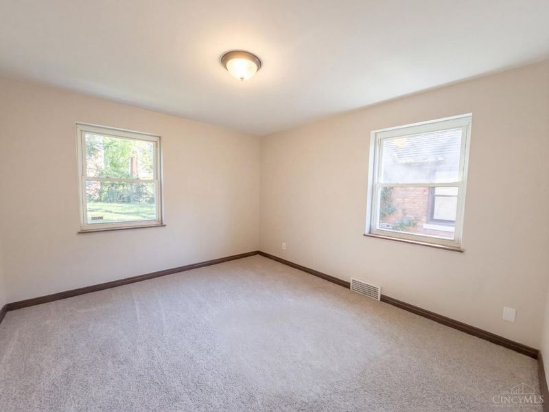 966 Oakland Avenue, Cincinnati, OH 45205 Photo 4