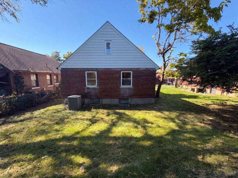 966 Oakland Avenue, Cincinnati, OH 45205 Photo 5