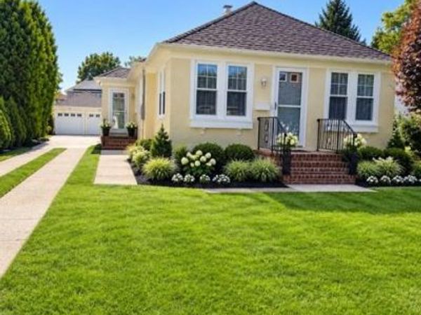 79 Cleveland Street , Bay Shore, NY 11706