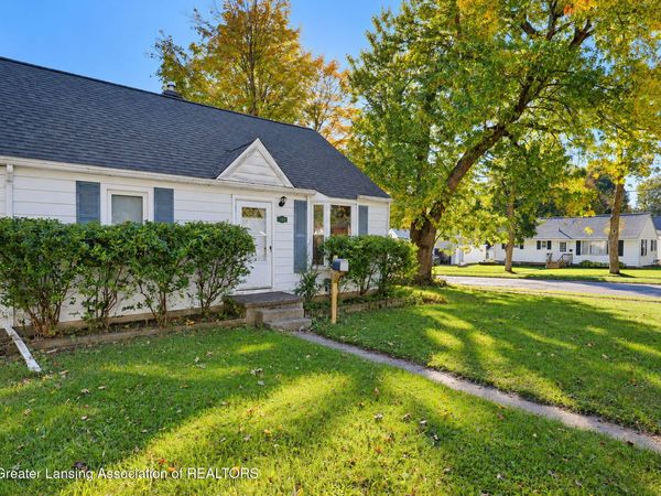 704 Ridgewood Avenue, Lansing, MI 48910