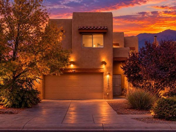 5855 Ermemin Avenue NW, Albuquerque, NM 87114